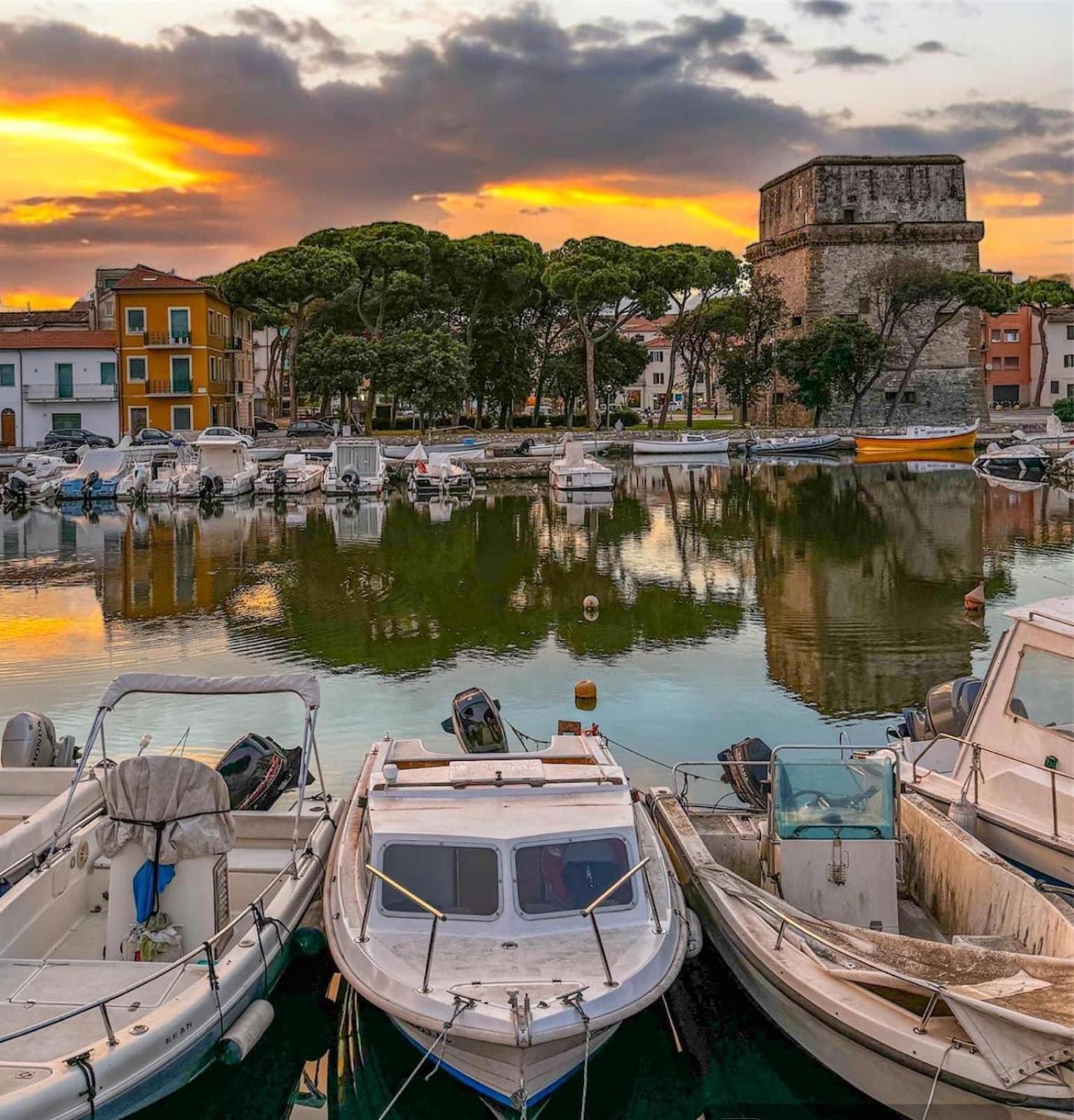 Appartamento Orizzonte Viareggio Exteriör bild